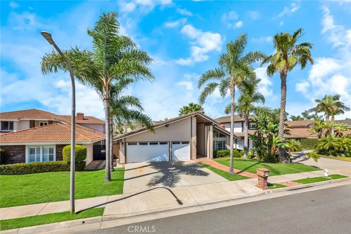 9809 Red River Circle, Fountain Valley, California 92708