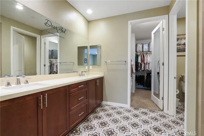 10902 Flora Park Way, Cypress, California 90720