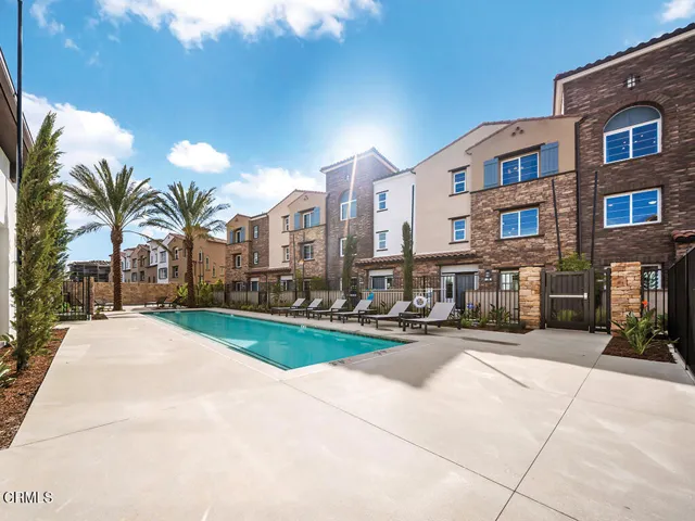 Palmera Pool MLS