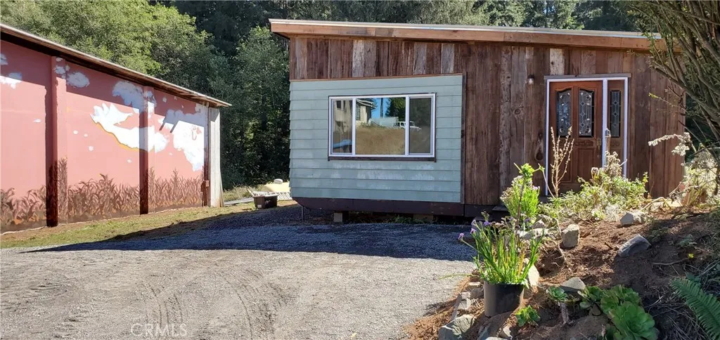 Double wide and side of huge garage