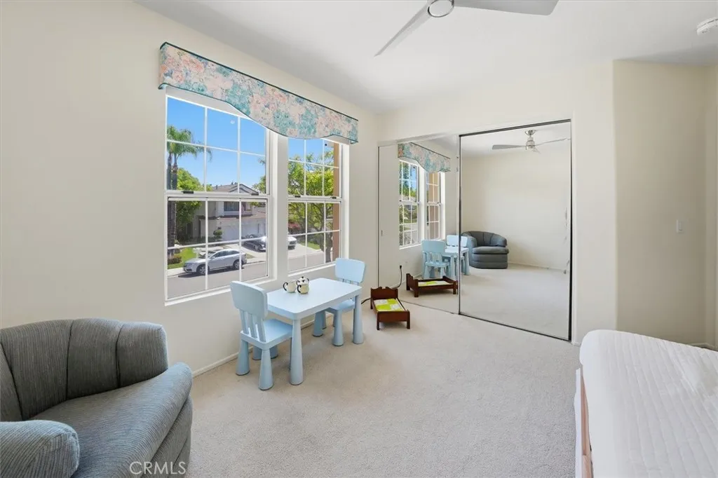 Mirrored Closet Doors & Fan