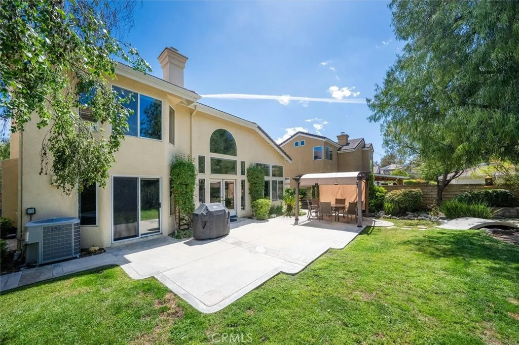 Spacious Back Yard Patio for entertaining