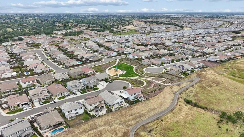 2984 Ridgecrest Drive, Lincoln, California 95648