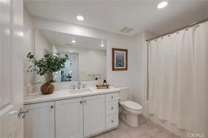 Hallway 2nd bath