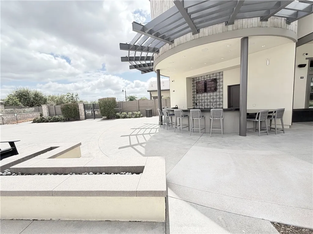 out door bar sitting area