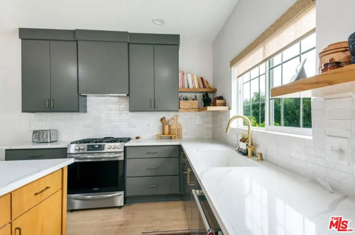 5625 S Sherbourne Drive, Los Angeles, California 90056