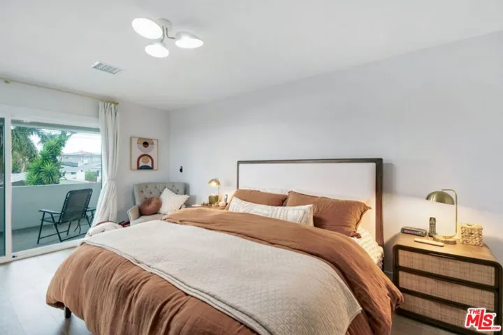 5625 S Sherbourne Drive, Los Angeles, California 90056