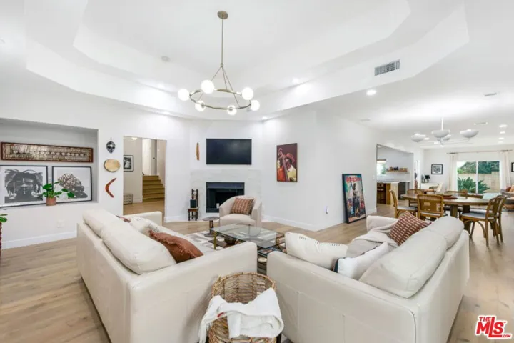 5625 S Sherbourne Drive, Los Angeles, California 90056
