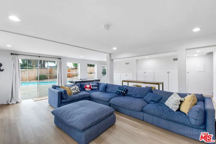 5625 S Sherbourne Drive, Los Angeles, California 90056