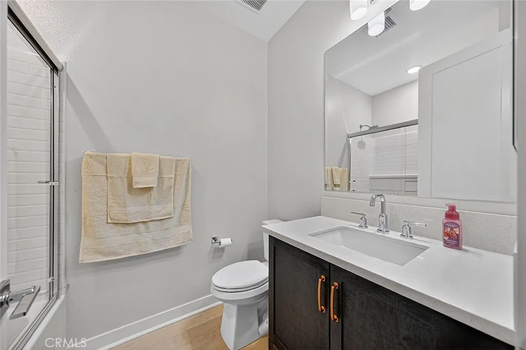 Another bathroom