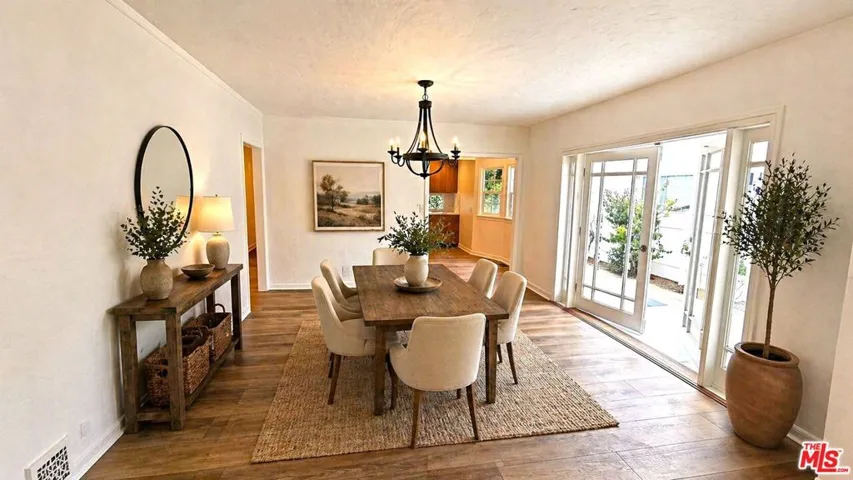 Dining Area - Virtual Staged