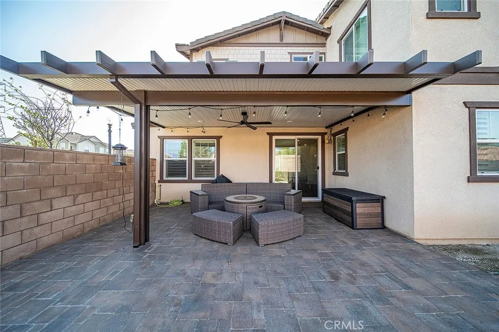 Very nice patio area beautiful pavers