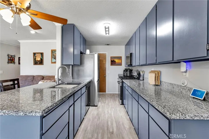 27535 Lakeview 61, Helendale, California 92342