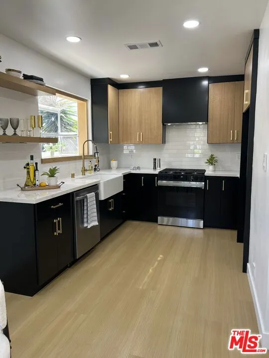 Kitchen stove
