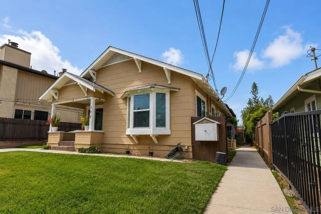 390 Del Mar Ave