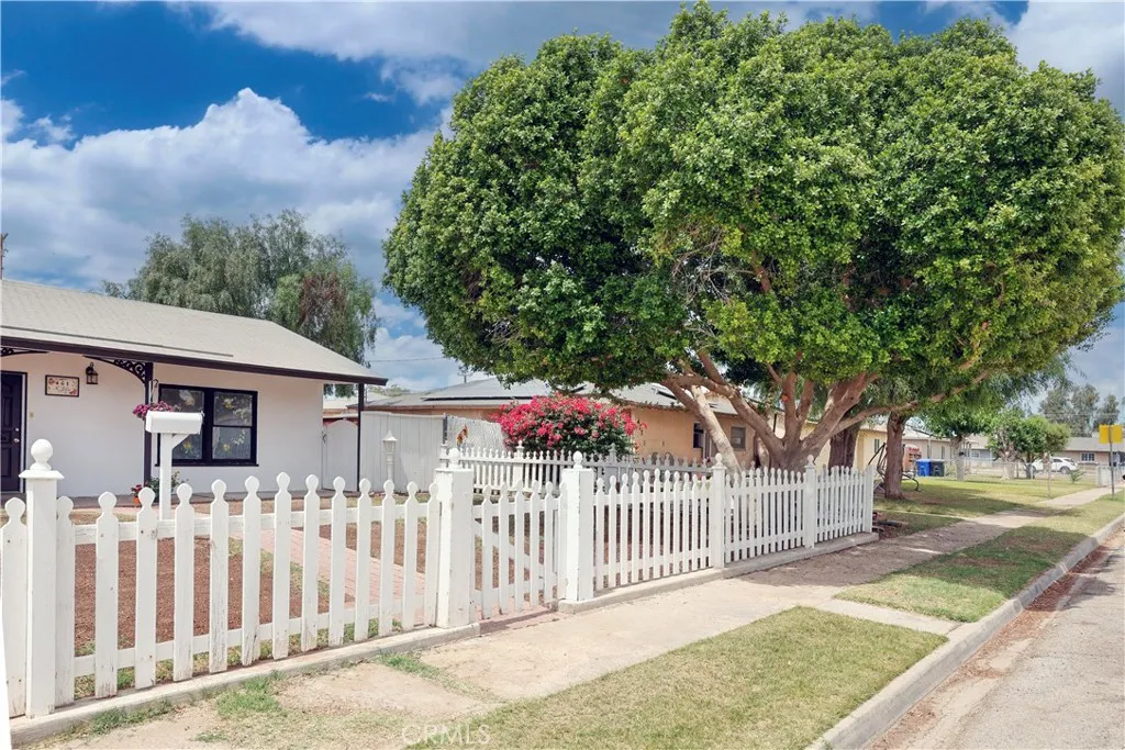 Front Yard Fencing