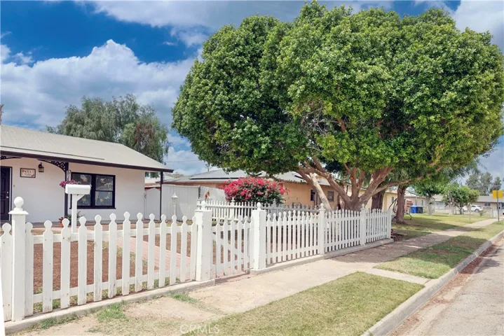 Front Yard Fencing
