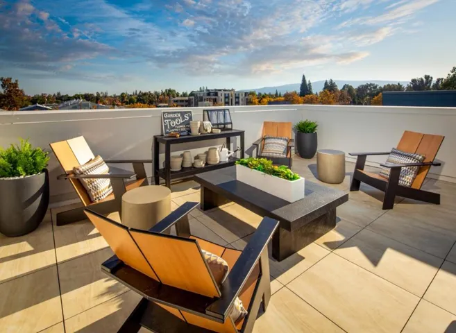 100 Koa Court, Palo Alto, California 94306