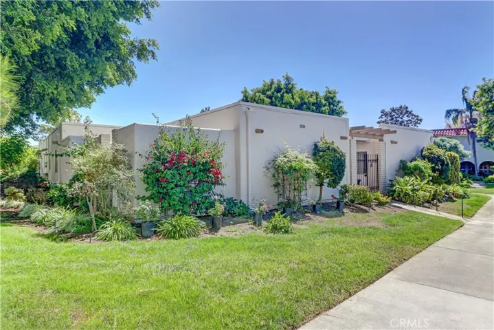 2306 Via Puerta A, Laguna Woods, California 92637