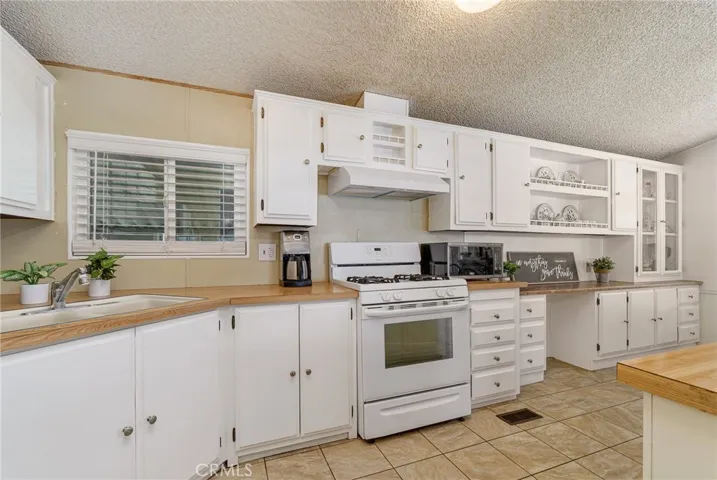 2598 Ayala Drive 42, Rialto, California 92377