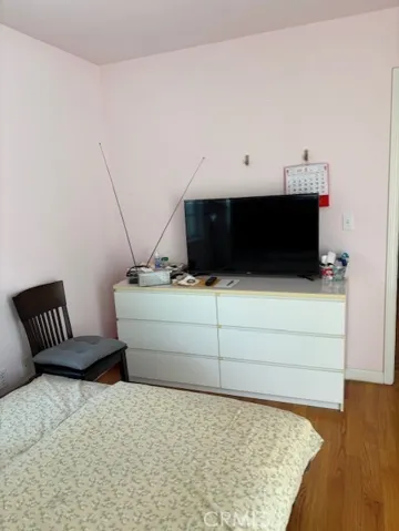 One bed room