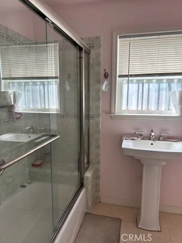 Bathroom in the bedroom(newly added)