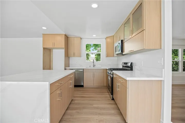 9917 Stanwin Ave, Arleta, California 91331