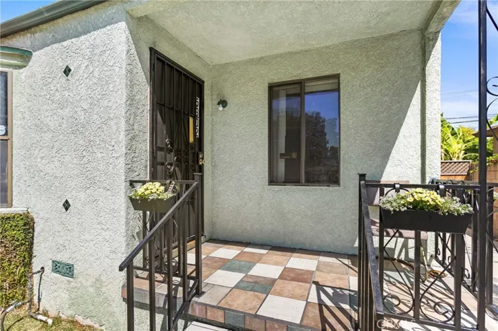5902 Blackthorne, Lakewood, California 90712