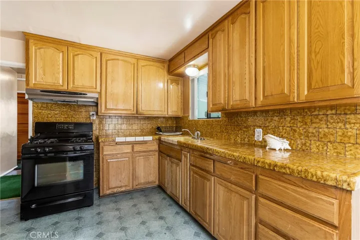 5902 Blackthorne, Lakewood, California 90712
