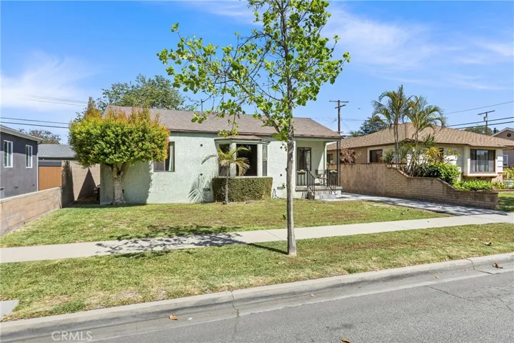 5902 Blackthorne, Lakewood, California 90712
