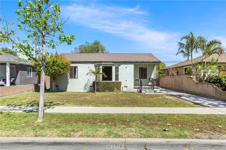 5902 Blackthorne, Lakewood, California 90712