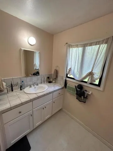 906 Bautista Drive, Salinas, California 93901