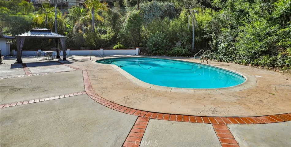 561 Crooked Arrow, Diamond Bar, California 91765