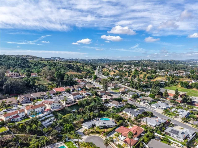 561 Crooked Arrow, Diamond Bar, California 91765