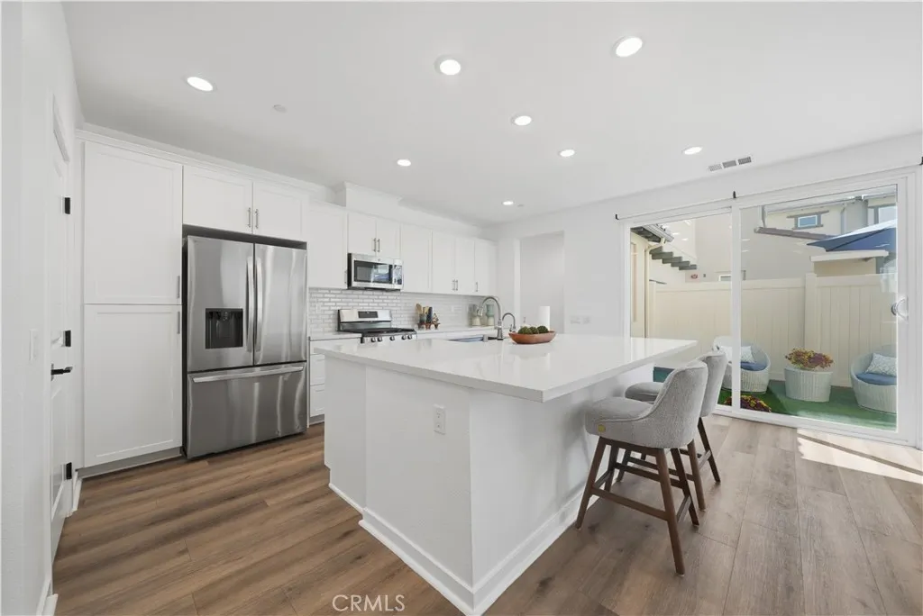 Kitchen-Staged
