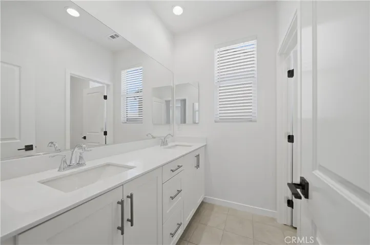 Guest full bath-double sinks upstairs