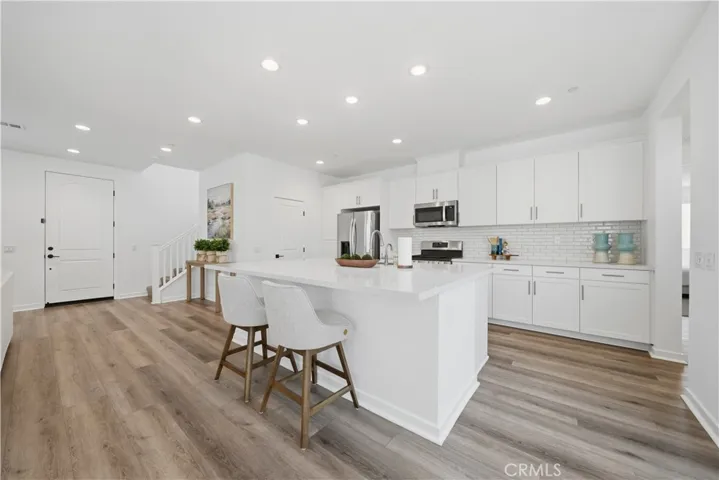 Kitchen-Staged