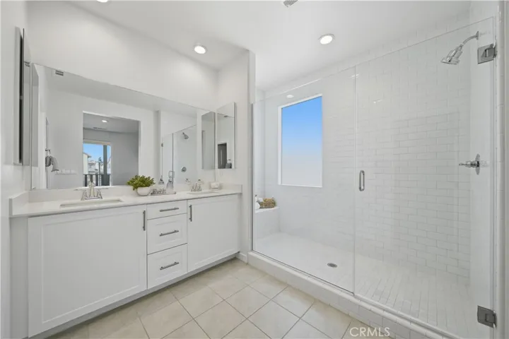 Primary en suite with large walk in shower