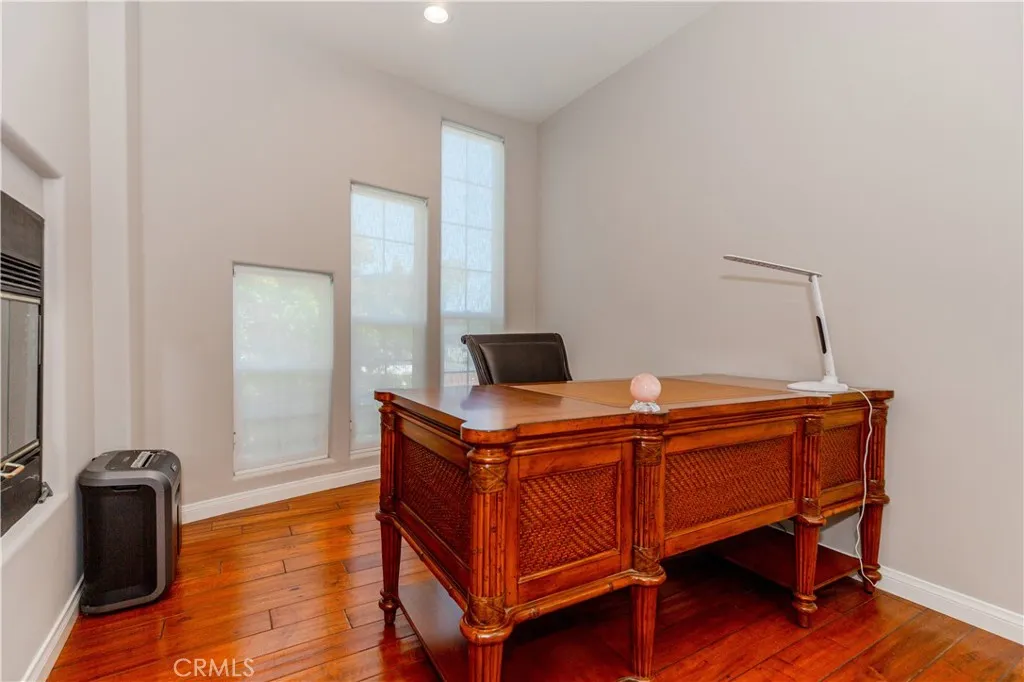 Flexible bonus space-ideal for home office, creative studio, or additional lounge.