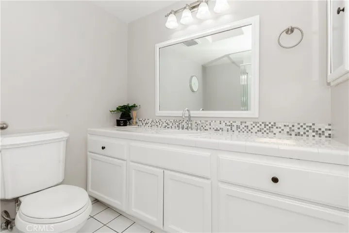 Secondary bathroom
