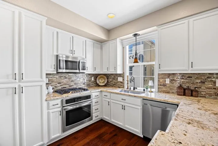 matching stainless steel appliances - gas cooktop stove