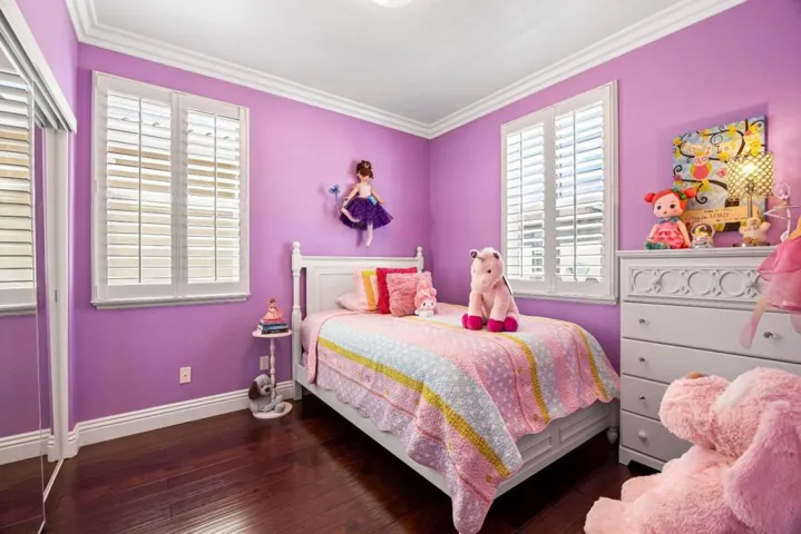This junior suite is ready for another family member or two!