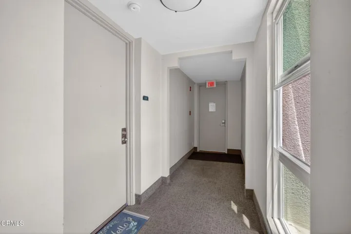 Entry/Stairwell