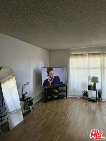 855 Victor Avenue 305, Inglewood, California 90302