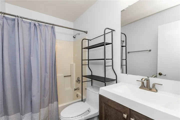 2nd Bathroom