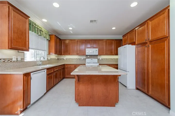 565 Pooley, Hemet, California 92545