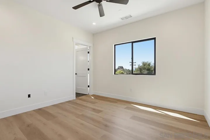 guest bedroom 3