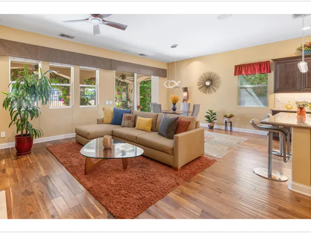 008 Family Room (00002)