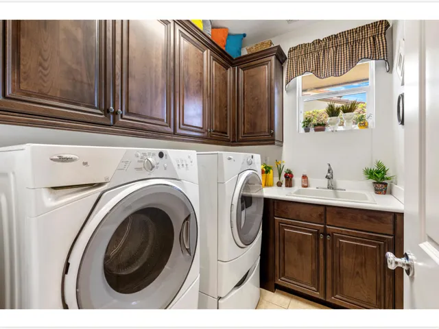 029 Laundry Room (00002)