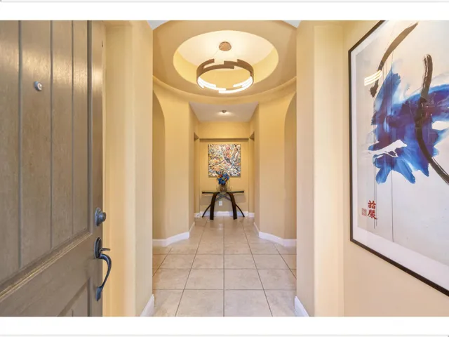 006 Entryway (00002)